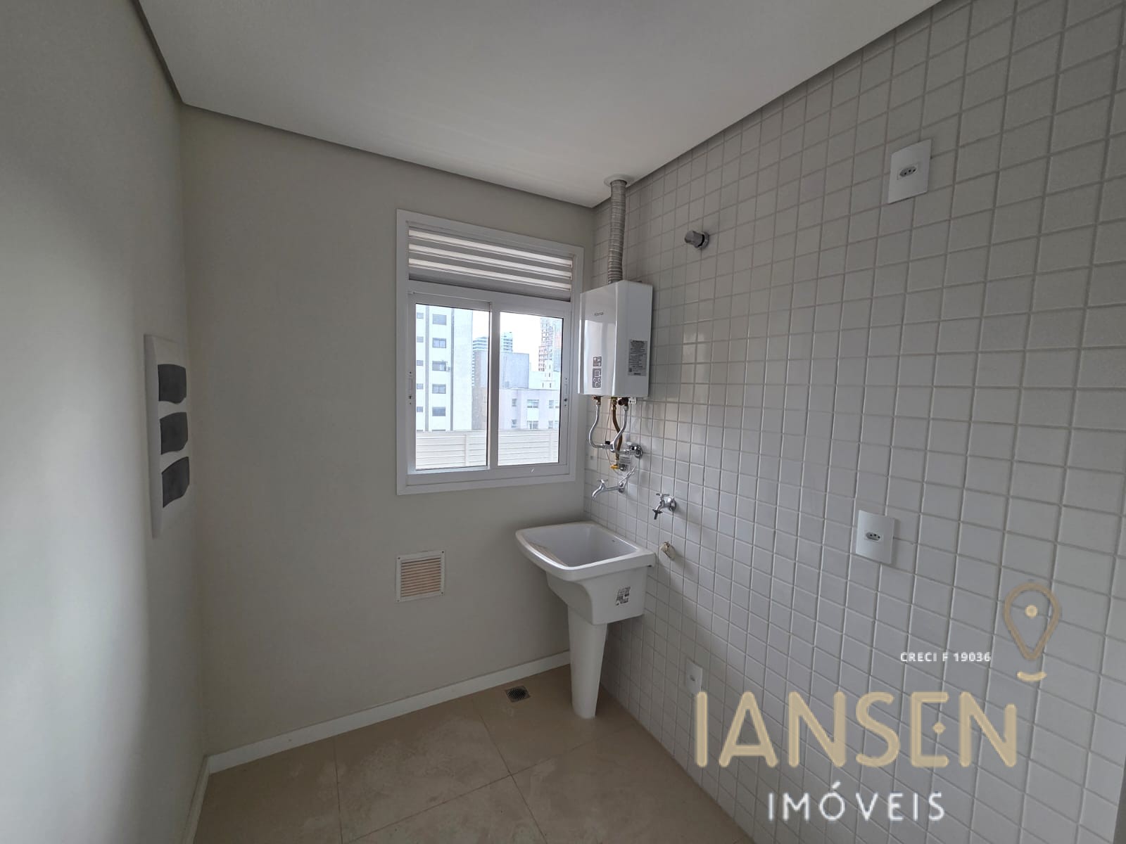 WhatsApp Image 2025-10-15 at 17.49.03